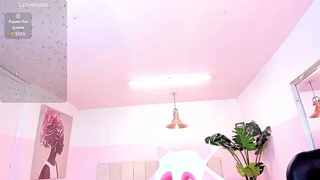 Red lady online show from 02.25.25