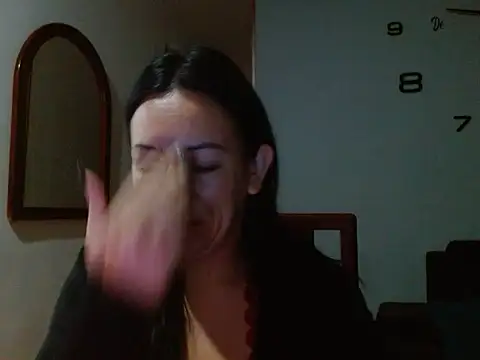 Snapshot of Laura_martin_ chatting on 02.01.25 Laura martin online show from 02.01.25