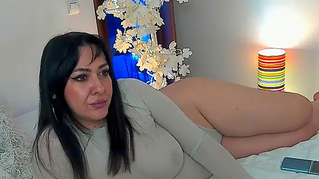 GracyJee online show from 03.13.25