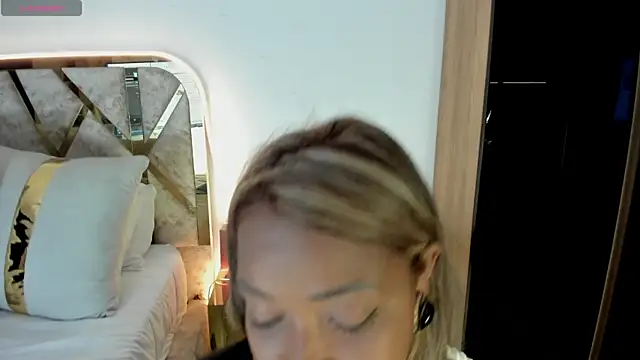 Snapshot of Jadee_j chatting on 09.15.25 Jadee j online show from 09.15.25