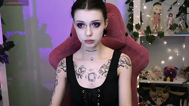 Snapshot of prettybones chatting on 01.15.26 prettybones online show from 01.15.26