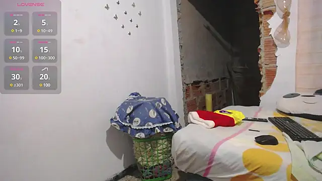 Snapshot of Stepmom_slut_50 chatting on 12.24.24 Stepmom slut 50 online show from 12.24.24