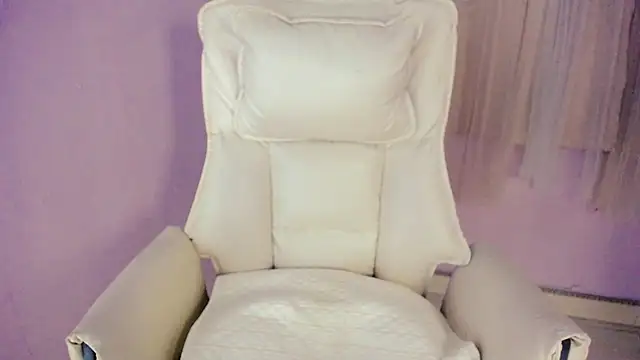 Snapshot of __18Angel__ chatting on 11.13.25 18Angel online show from 11.13.25