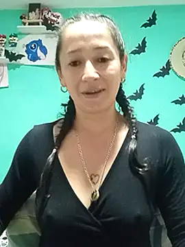 emilypoppy3 online show from 02.13.25