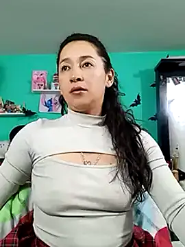 emilypoppy3 online show from 03.20.25