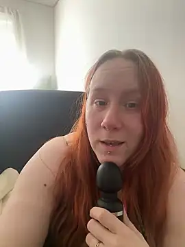 Snapshot of MaraNightmare chatting on 02.16.25 MaraNightmare online show from 02.16.25