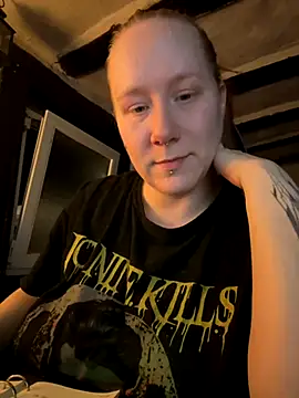 Snapshot of MaraNightmare chatting on 11.02.25 MaraNightmare online show from 11.02.25