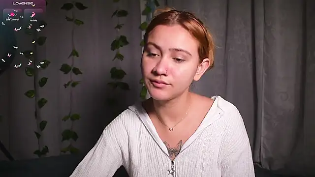 Snapshot of IsabellaFerreiraa chatting on 12.30.24 IsabellaFerreiraa online show from 12.30.24