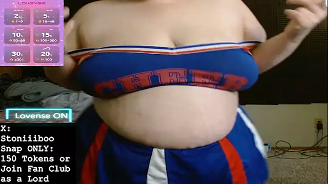 Snapshot of Stoniiiboo chatting on 12.14.25 Stoniiiboo online show from 12.14.25