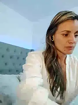 Snapshot of sweetfantasyy69 chatting on 12.10.24 sweetfantasyy69 online show from 12.10.24