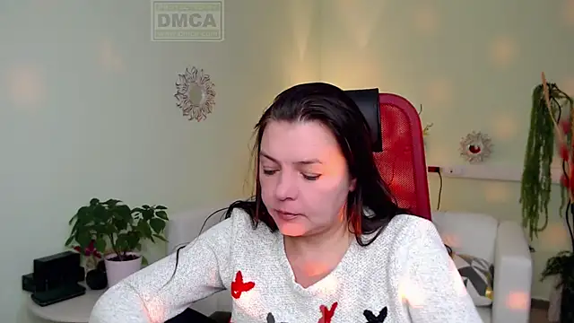 Snapshot of Lily_flower7 chatting on 10.31.25 Lily flower7 online show from 10.31.25