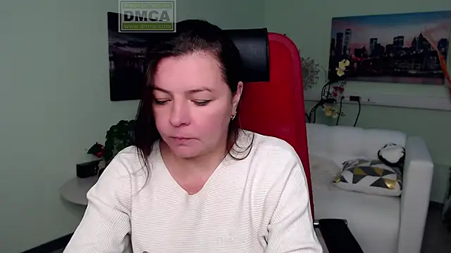 Snapshot of Lily_flower7 chatting on 11.18.25 Lily flower7 online show from 11.18.25