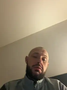 Snapshot of Guitccch chatting on 01.08.26 Guitccch online show from 01.08.26