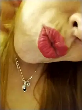 Snapshot of edithhermosa chatting on 03.08.25 edithhermosa online show from 03.08.25