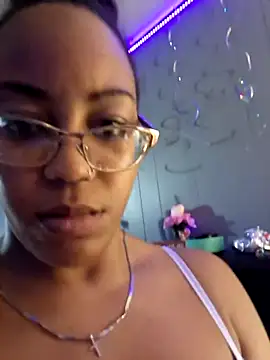 samone9 online show from 02.14.25