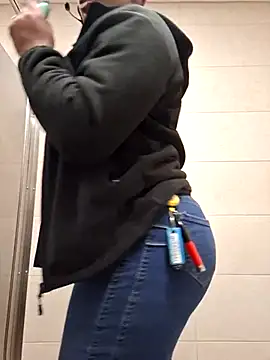 samone9 online show from 02.17.25