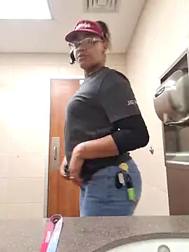 samone9 online show from 02.22.25