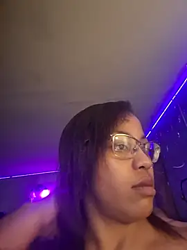 samone9 online show from 03.17.25