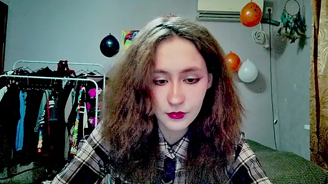 JoannaTompson online show from 10.25.25