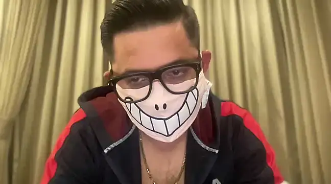 Snapshot of slavekinky001 chatting on 01.02.25 slavekinky001 online show from 01.02.25