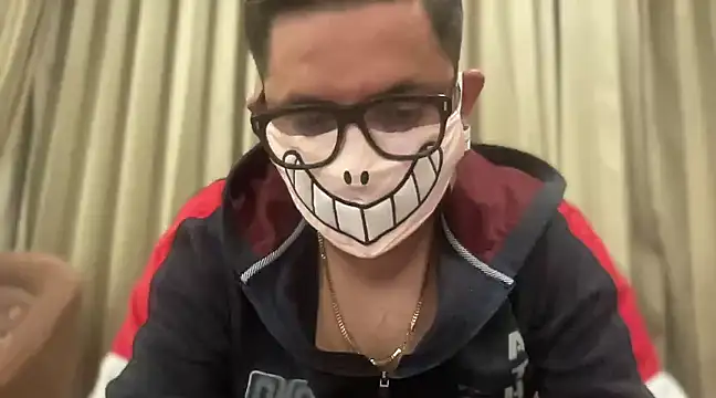 Snapshot of slavekinky001 chatting on 01.05.25 slavekinky001 online show from 01.05.25