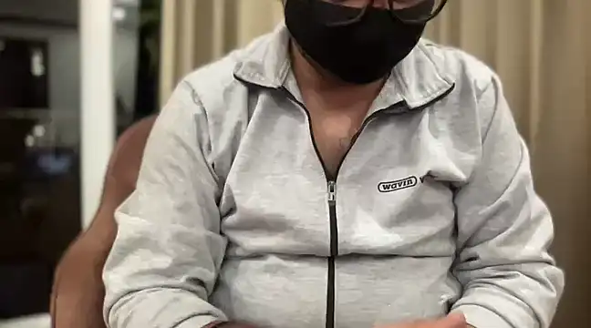 Snapshot of slavekinky001 chatting on 01.22.25 slavekinky001 online show from 01.22.25