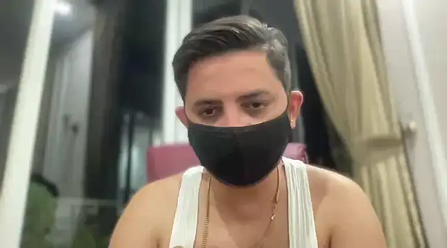 Snapshot of slavekinky001 chatting on 02.25.25 slavekinky001 online show from 02.25.25