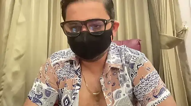 Snapshot of slavekinky001 chatting on 03.06.25 slavekinky001 online show from 03.06.25