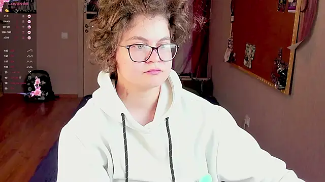 Snapshot of Sashy_Way chatting on 12.08.24 Sashy Way online show from 12.08.24