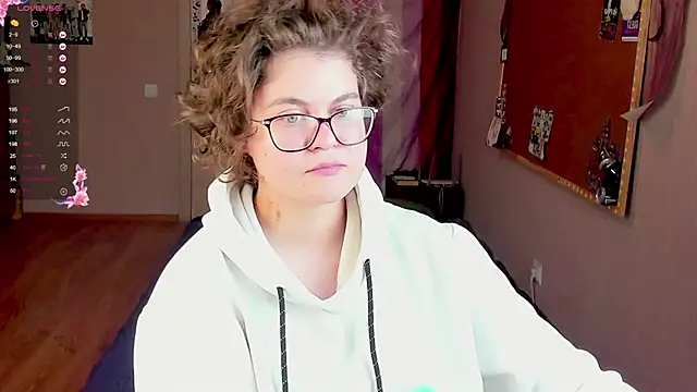 Snapshot of Sashy_Way chatting on 12.08.24 Sashy Way online show from 12.08.24