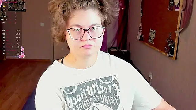 Snapshot of Sashy_Way chatting on 12.08.24 Sashy Way online show from 12.08.24