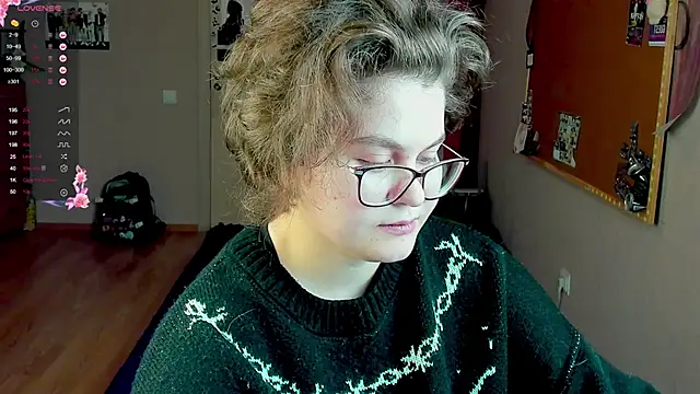 Snapshot of Sashy_Way chatting on 12.14.24 Sashy Way online show from 12.14.24