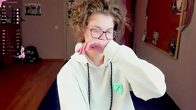 Snapshot of Sashy_Way chatting on 12.18.24 Sashy Way online show from 12.18.24