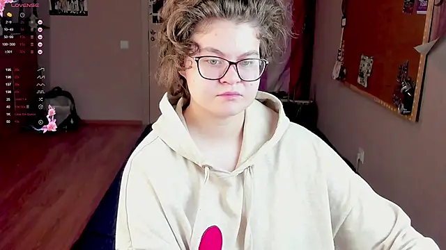 Snapshot of Sashy_Way chatting on 01.05.25 Sashy Way online show from 01.05.25