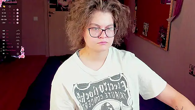 Snapshot of Sashy_Way chatting on 01.11.25 Sashy Way online show from 01.11.25