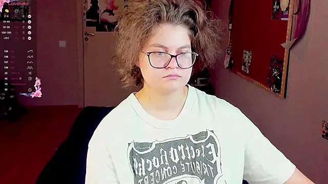 Snapshot of Sashy_Way chatting on 01.12.25 Sashy Way online show from 01.12.25