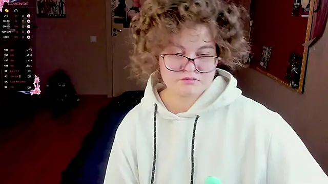 Snapshot of Sashy_Way chatting on 01.28.25 Sashy Way online show from 01.28.25