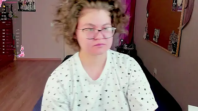 Snapshot of Sashy_Way chatting on 02.13.25 Sashy Way online show from 02.13.25