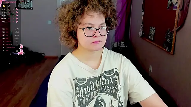 Snapshot of Sashy_Way chatting on 03.15.25 Sashy Way online show from 03.15.25