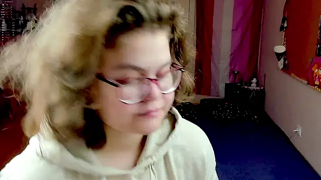 Snapshot of Sashy_Way chatting on 09.12.25 Sashy Way online show from 09.12.25