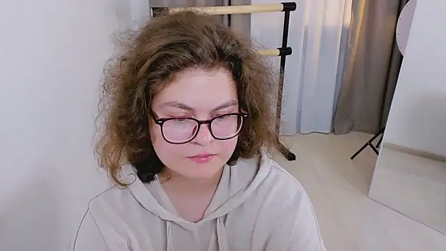 Snapshot of Sashy_Way chatting on 09.15.25 Sashy Way online show from 09.15.25