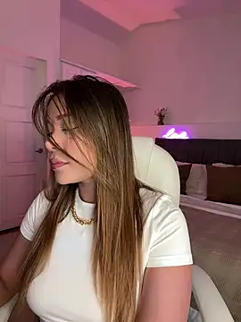 Snapshot of Condes_carmen chatting on 12.17.24 Condes carmen online show from 12.17.24