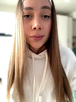 Snapshot of Condes_carmen chatting on 11.14.25 Condes carmen online show from 11.14.25