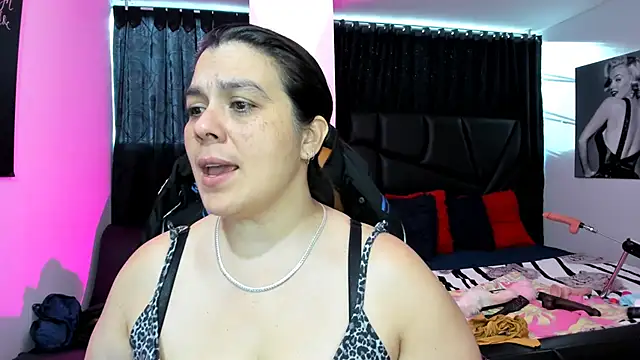 martina foxy  online show from 02.11.25