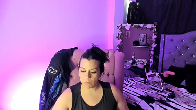 martina foxy  online show from 02.15.25