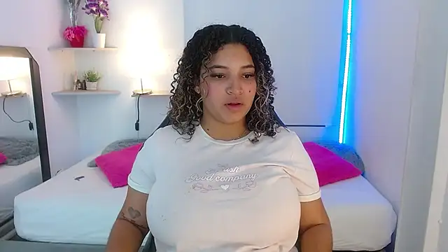 Julia Boobs online show from 10.20.25