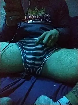 Snapshot of Woofer_dick chatting on 12.01.25 Woofer dick online show from 12.01.25