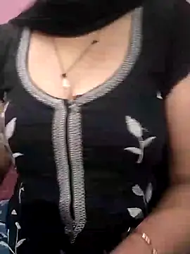 Cute nidhi online show from 12.31.24