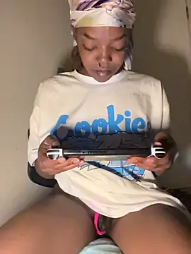 Snapshot of minimama69 chatting on 03.08.25 minimama69 online show from 03.08.25