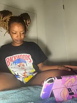 Snapshot of minimama69 chatting on 09.10.25 minimama69 online show from 09.10.25